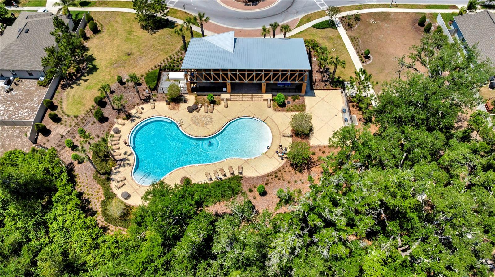 RESORT-STYLE!