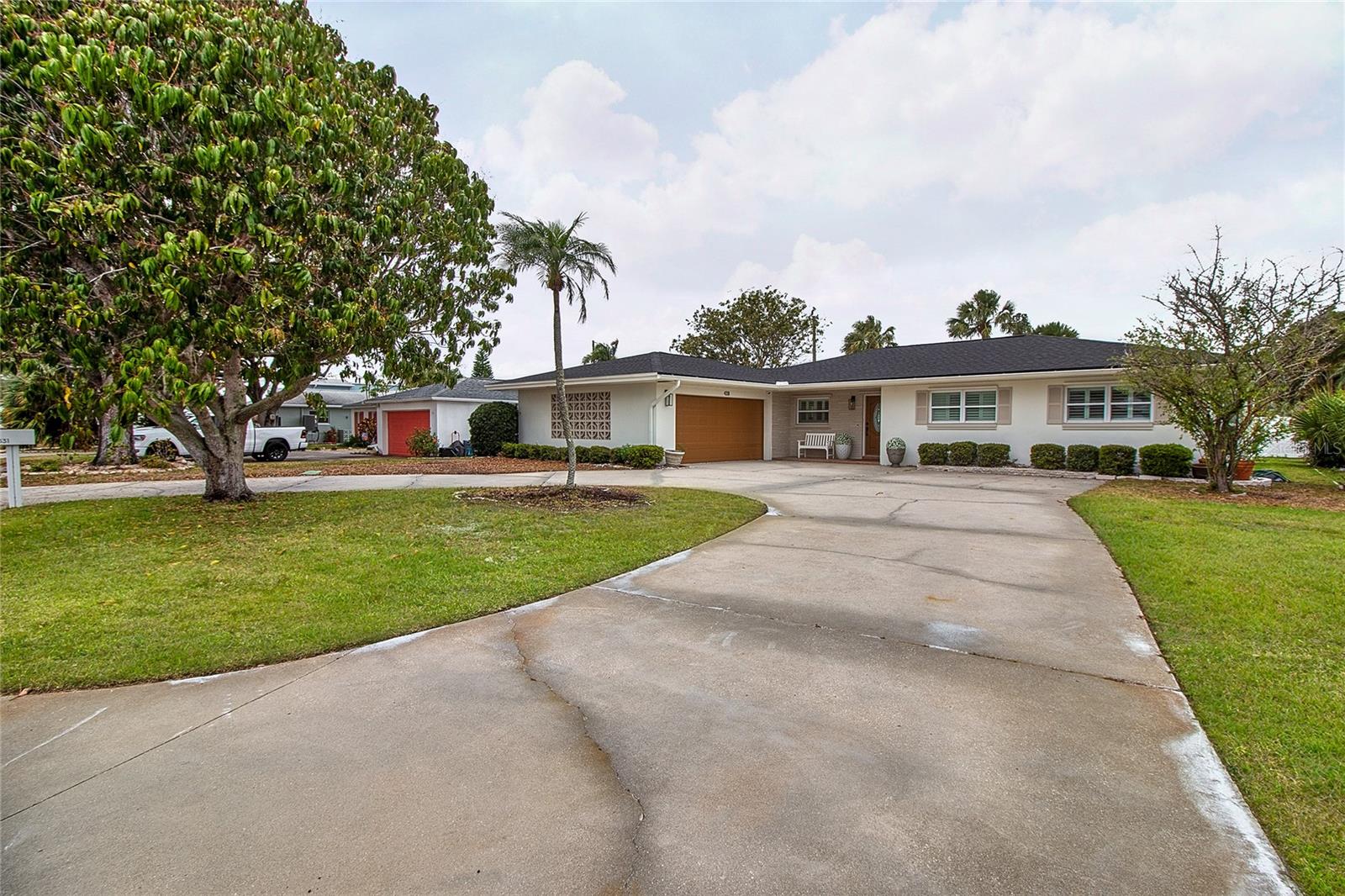 Large Circular Driveway