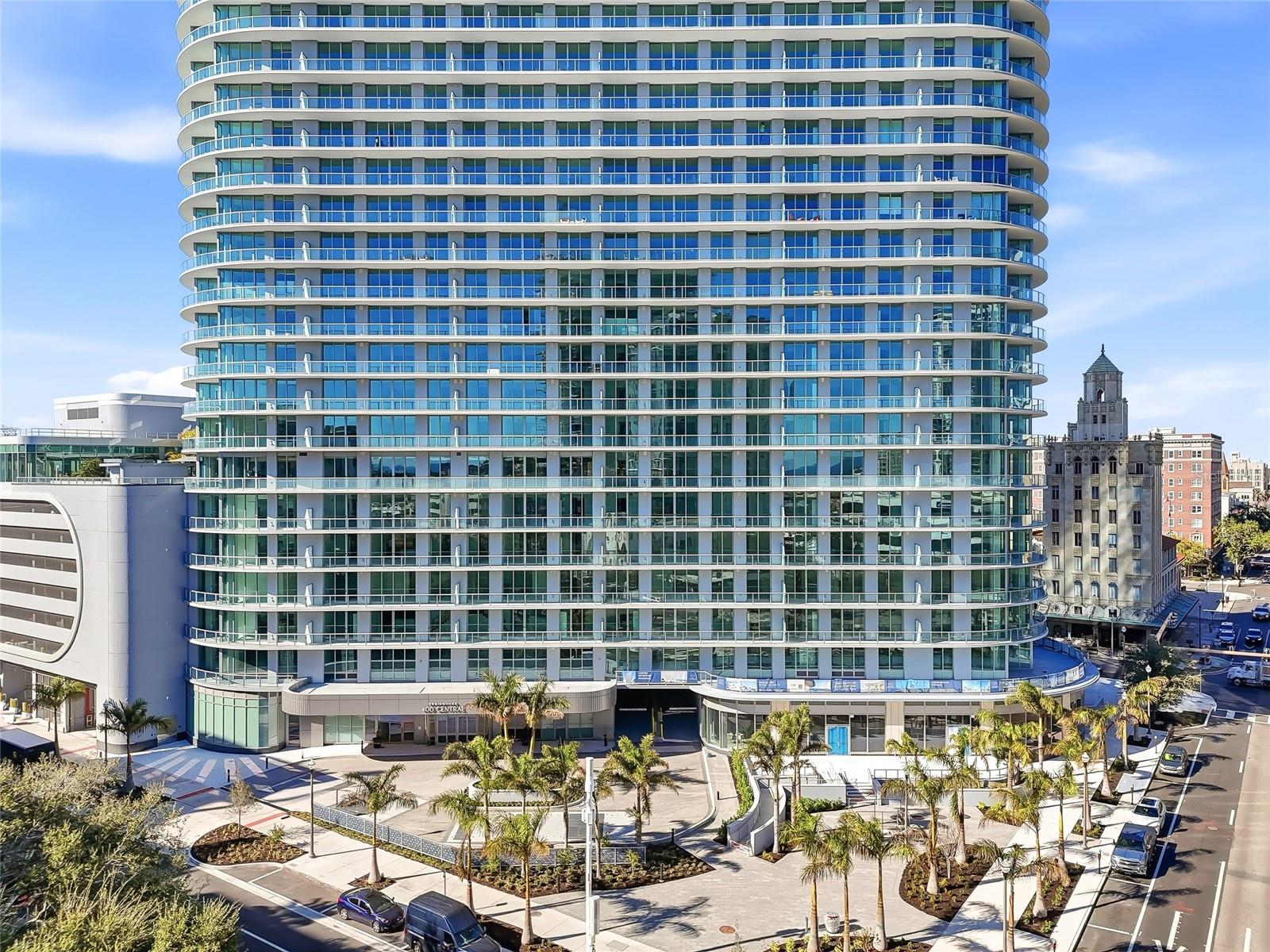 In the heart of Downtown St. Petersburg, Florida, The Residences at 400 Central has arrived!
