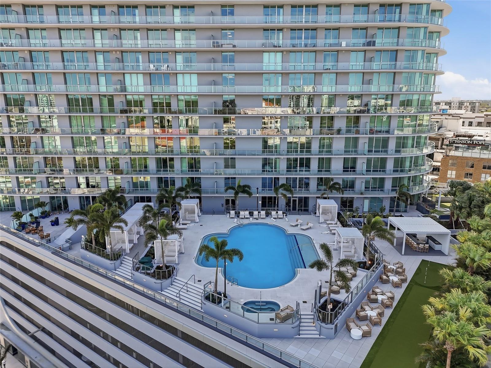 36,000+ sq ft of resort-style amenities.
