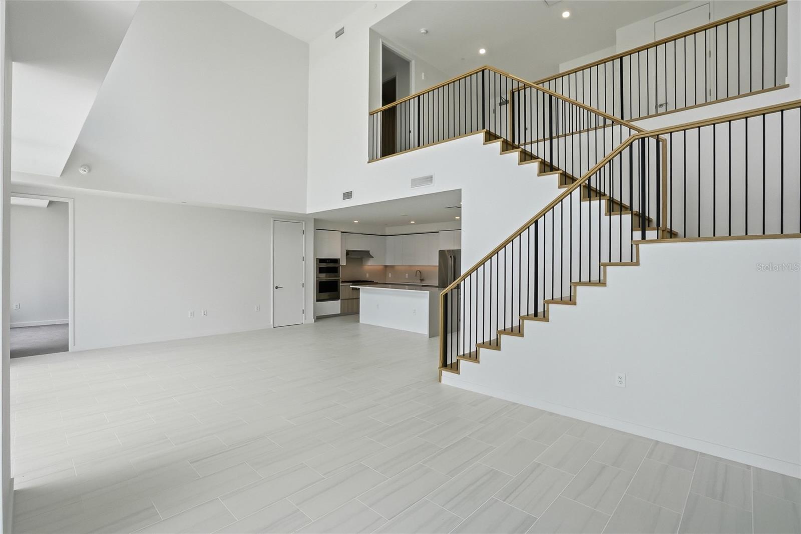 Open dining area, ideal for entertaining.