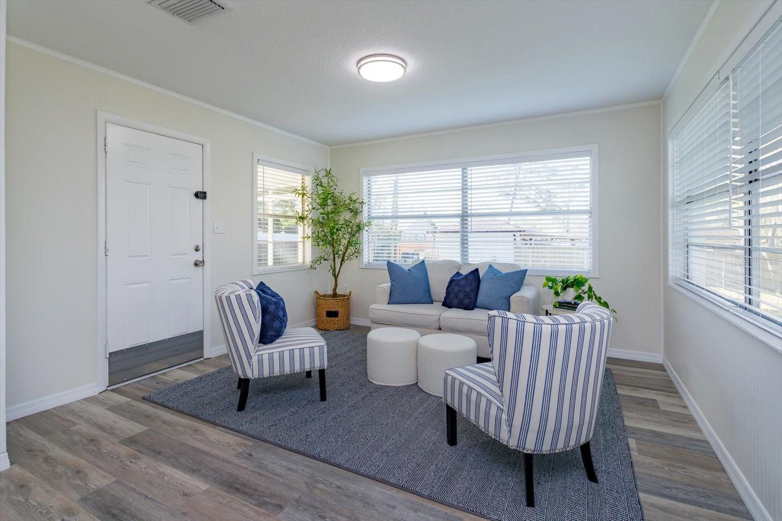 Flex room! Large dining room table or seating area!