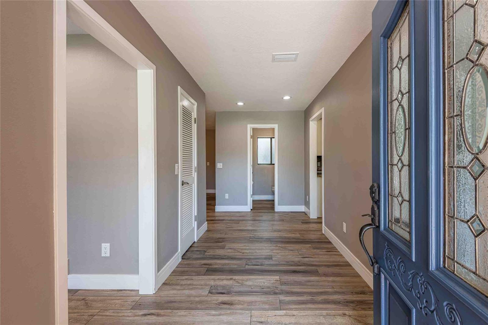 Entry / Foyer