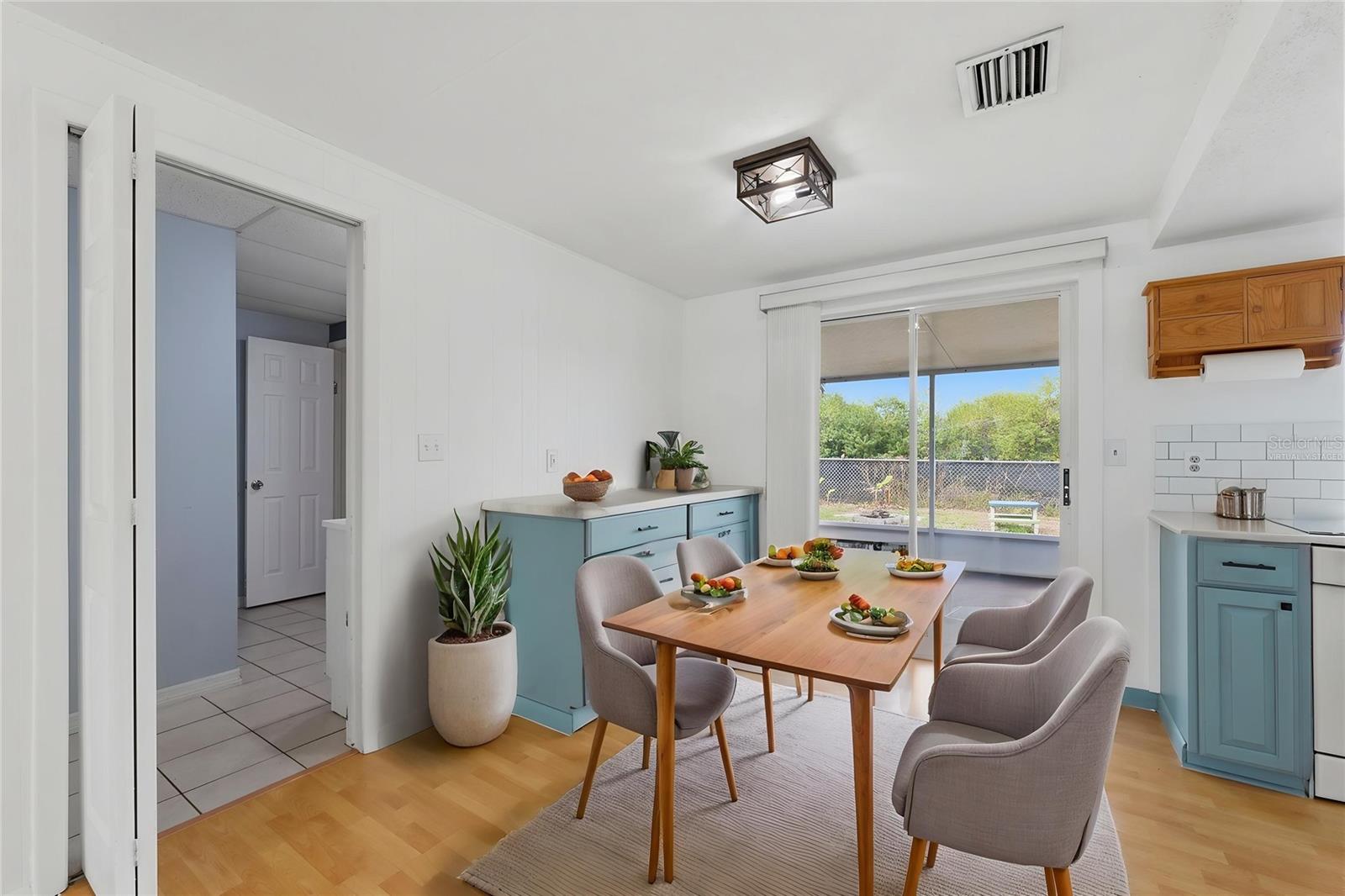 Dining (Virtually Staged)