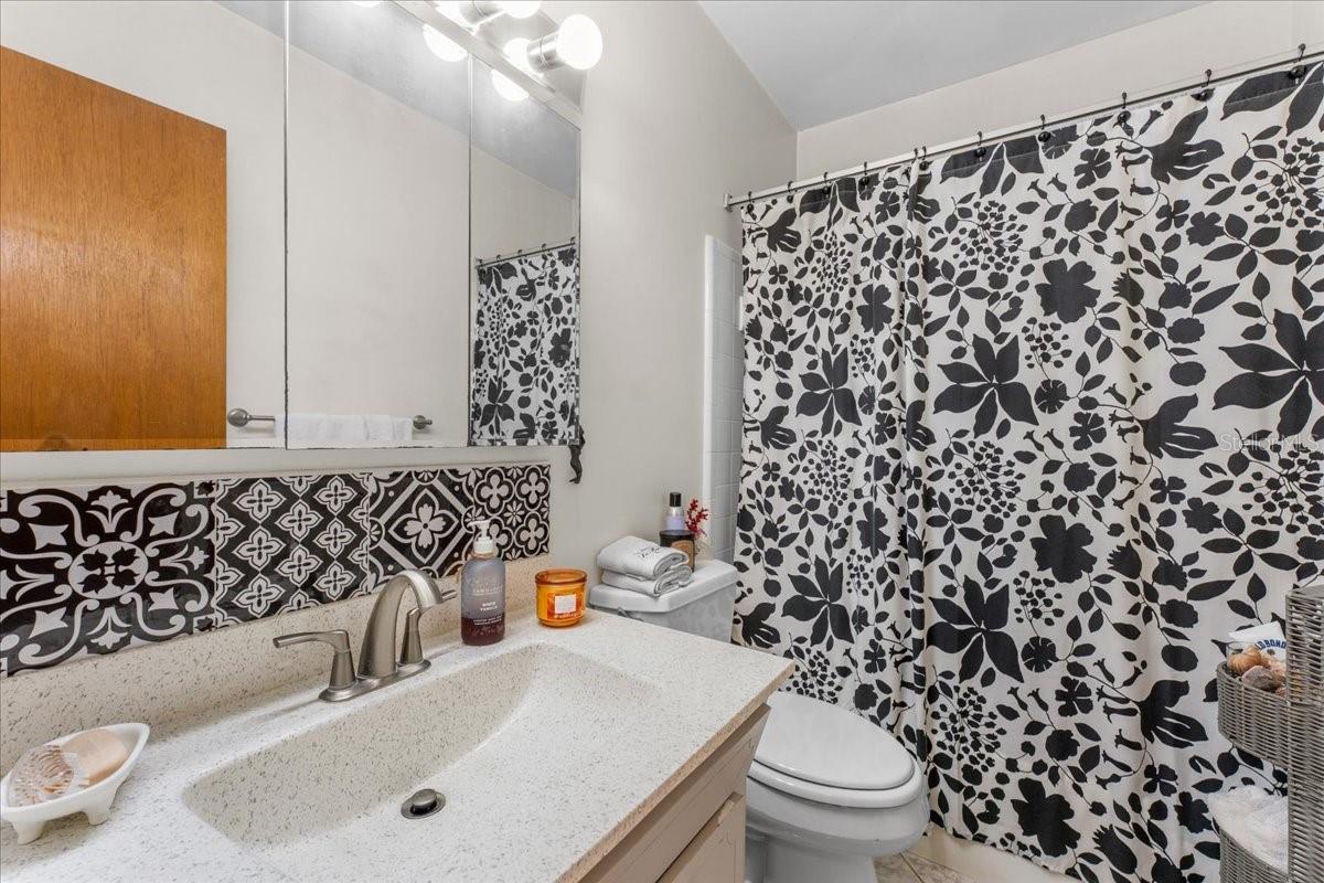 Bathroom Shower/tub Combo