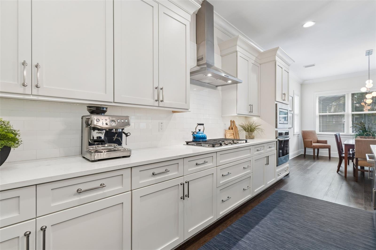 Kitchen with Gas Cooktop