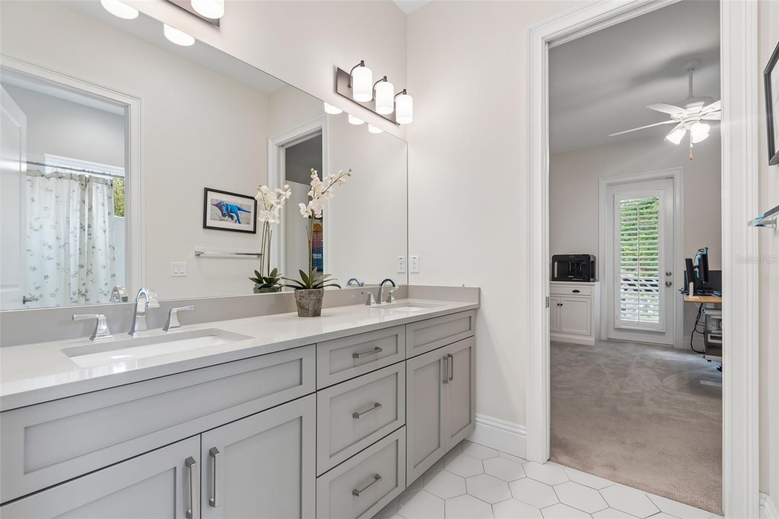 Bathroom 3 (Jack n Jill) (Second Floor)