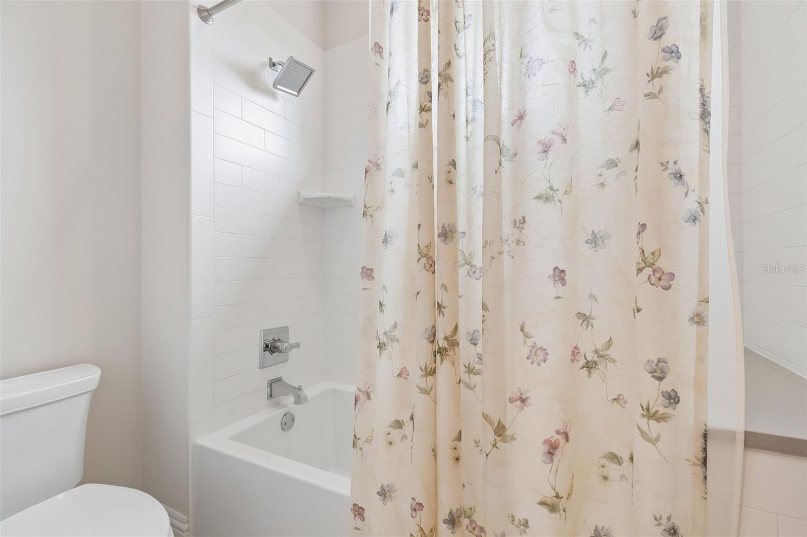 Bathroom 3 (Jack n Jill) (Second Floor)