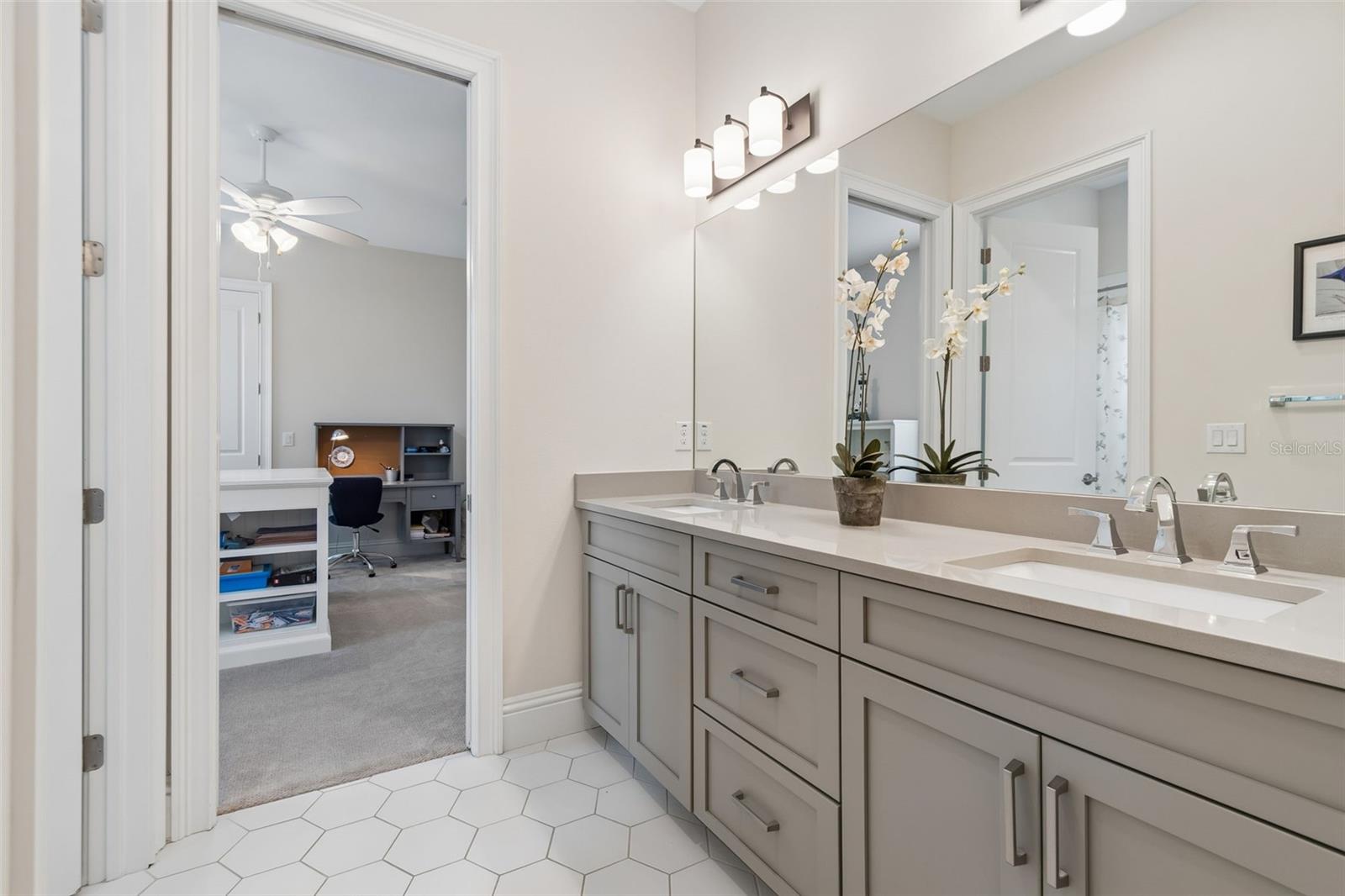 Bathroom 3 (Jack n Jill) (Second Floor)