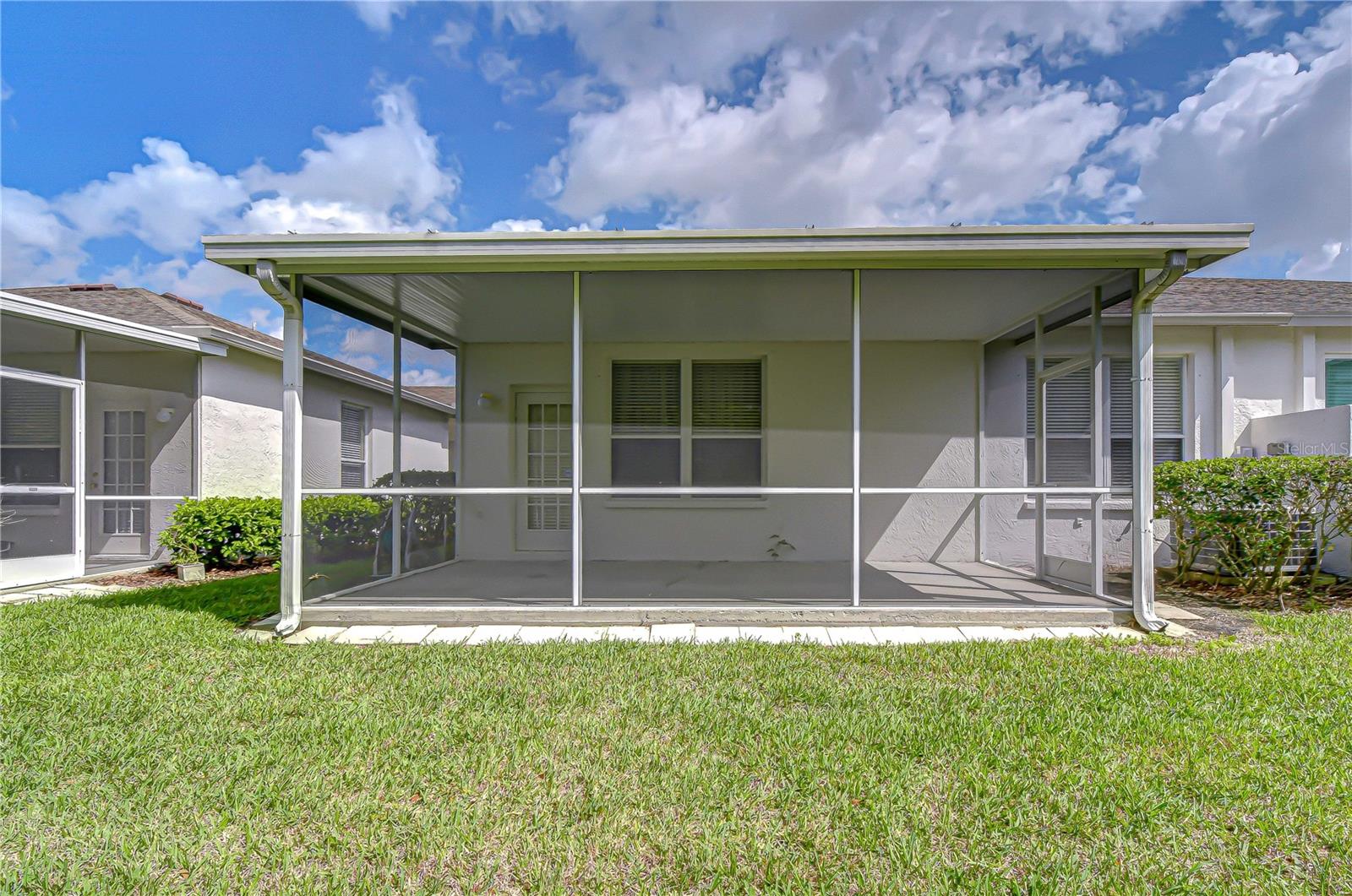 The rear view of this peaceful paradise!