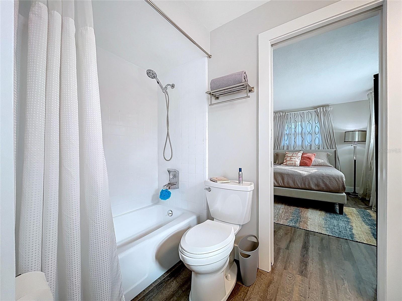 Jack-N-Jill bathroom between guest bedroom 1 and guest bedroom 2.