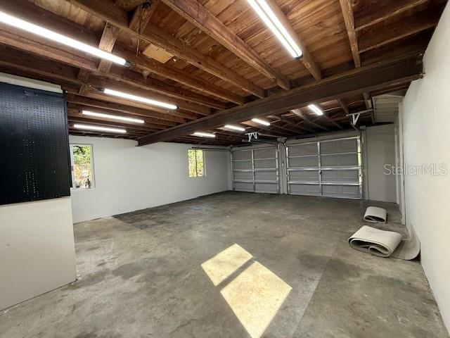 2.5 car garage w/ workshop