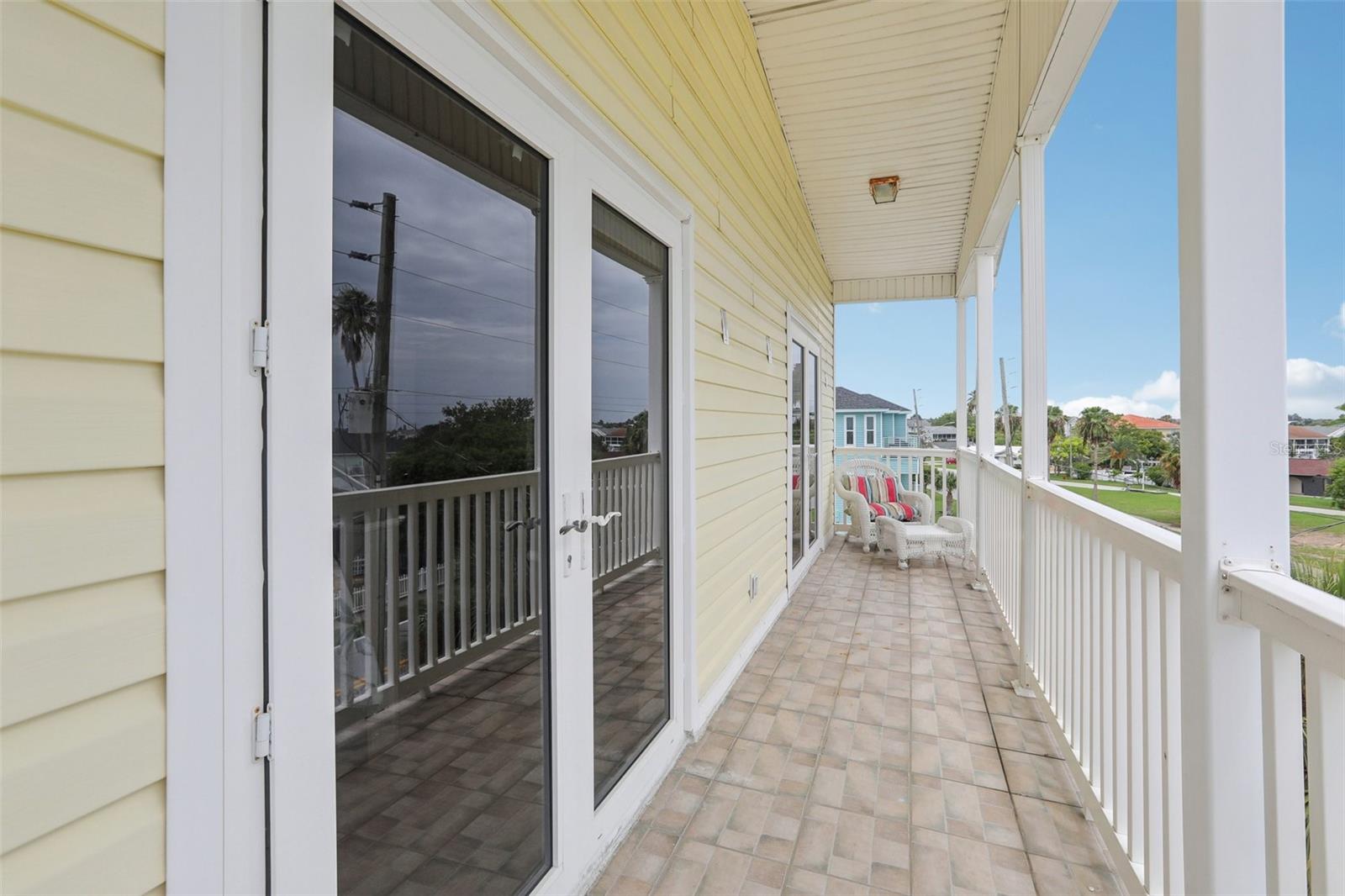 3rd floor front deck from 2nd and 3rd bedrooms