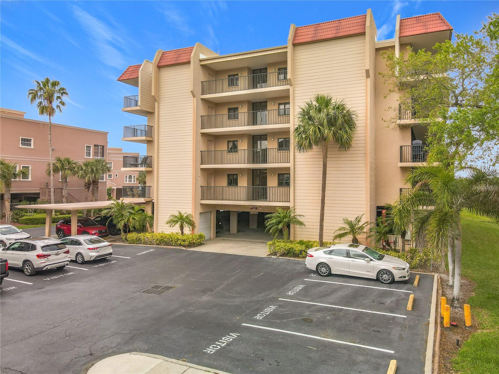 2700 Bayshore bulding 9, south exposure