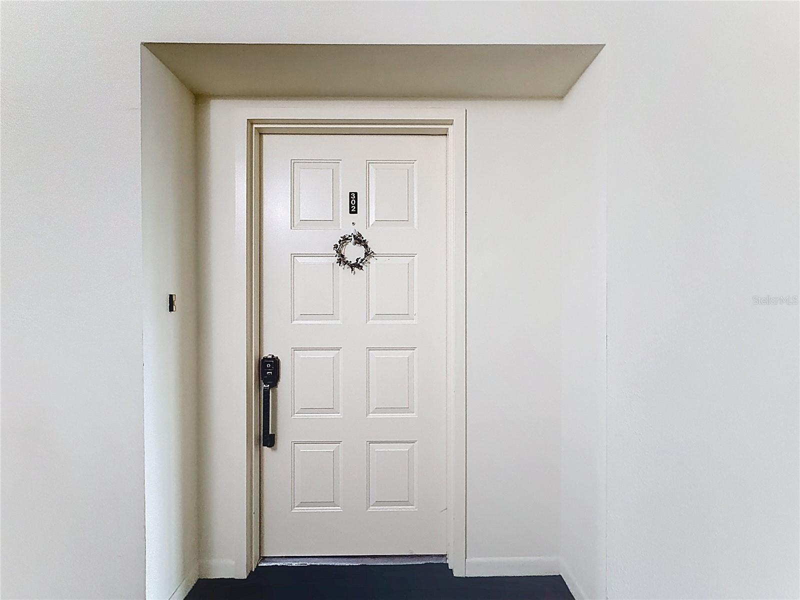 2700 Bayshore 9302 front entry door