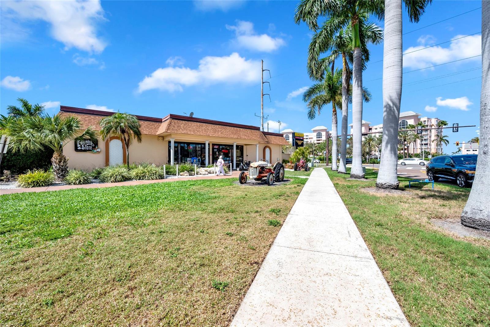 On-site market (has everything including gator)