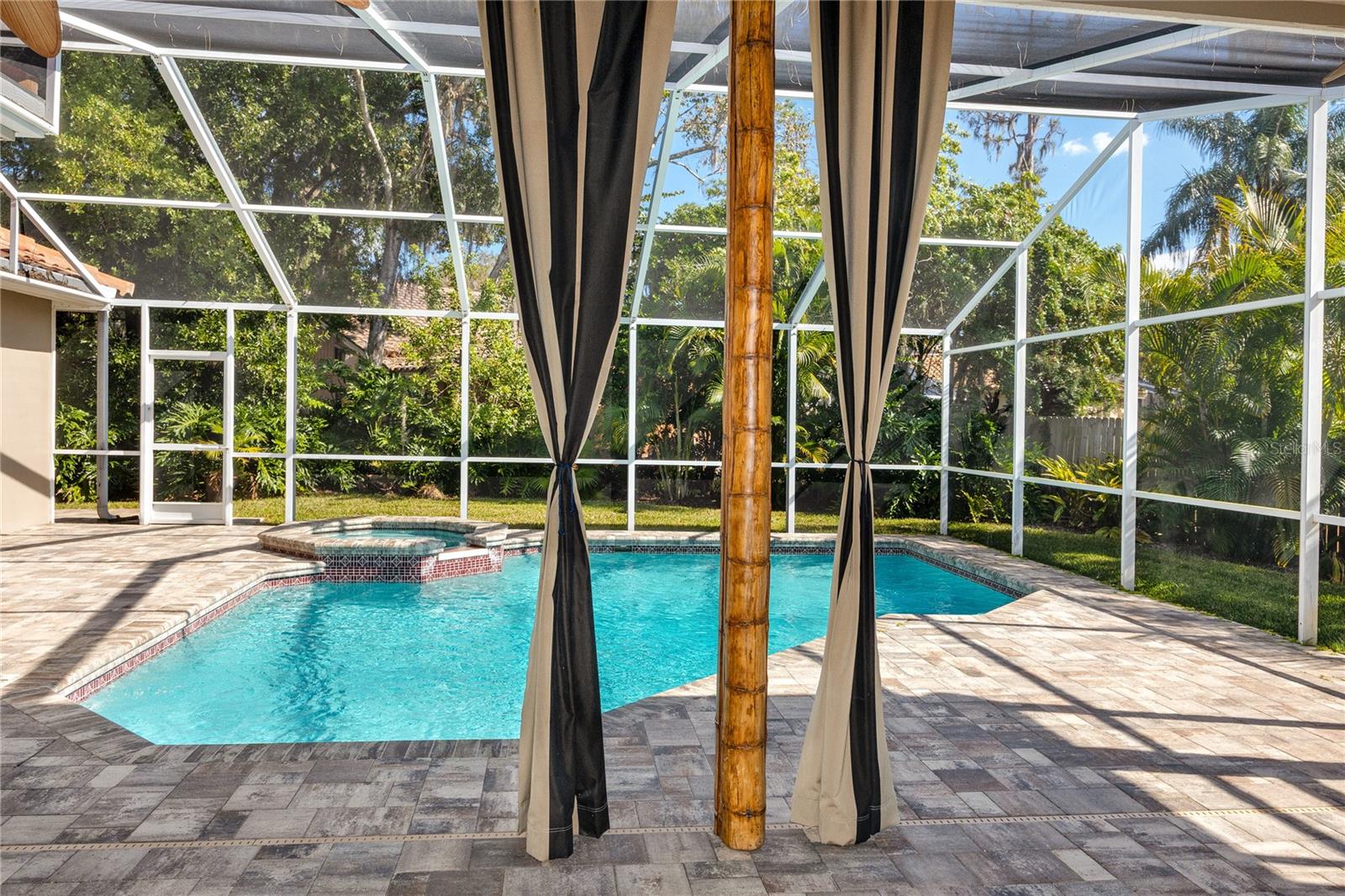Sparkling screened pool & spa, Aberdeen pool home · 1471 Briargrove Way Oldsmar FL