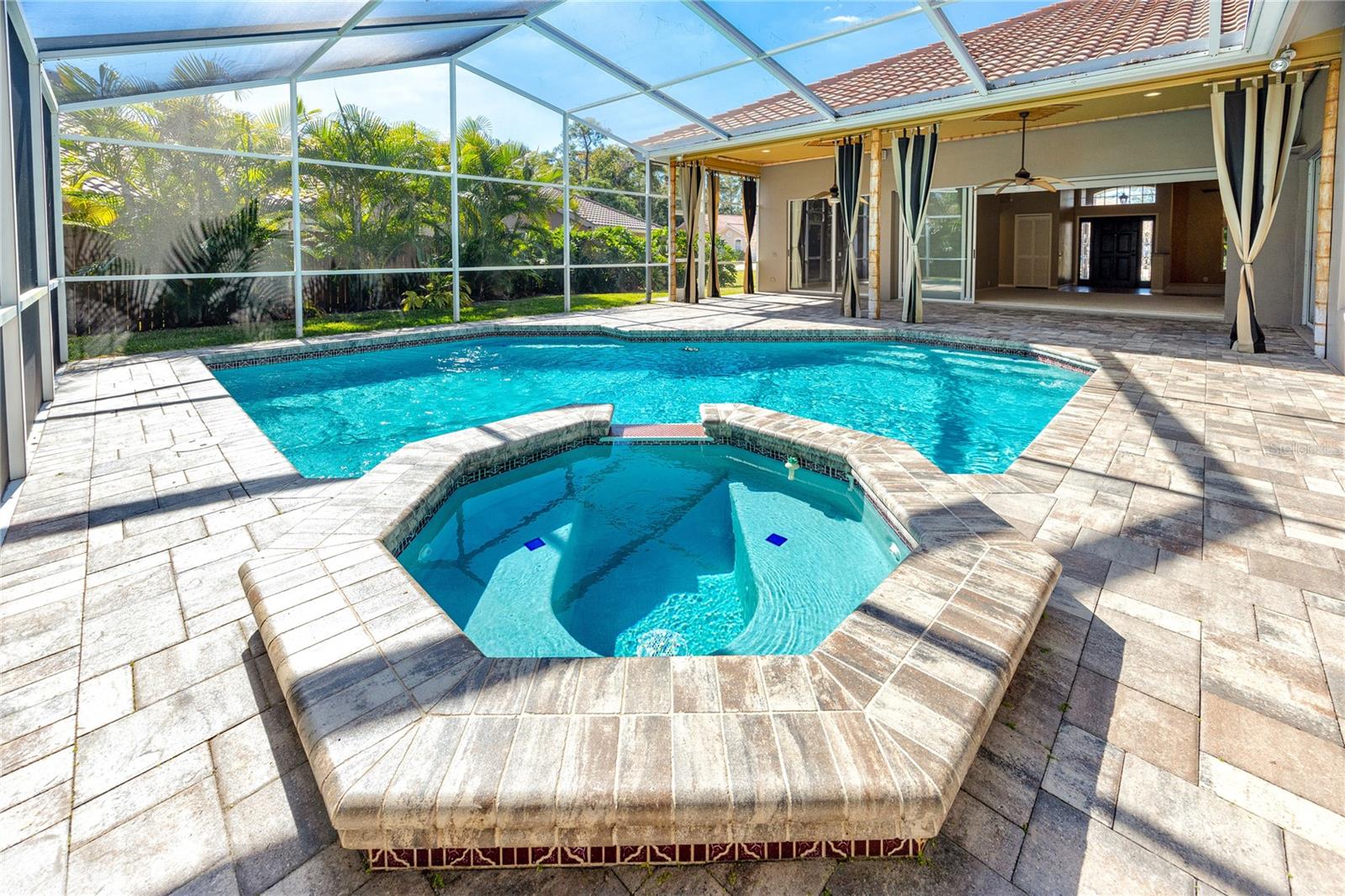 Pool & spa oasis, screened enclosure · 1471 Briargrove Way Oldsmar FL 34677