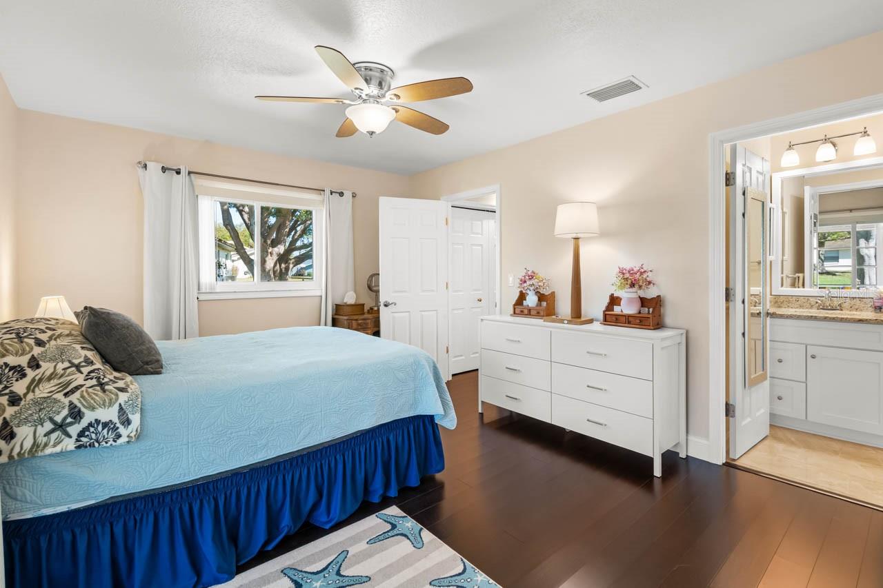 Primary with en-suite bath