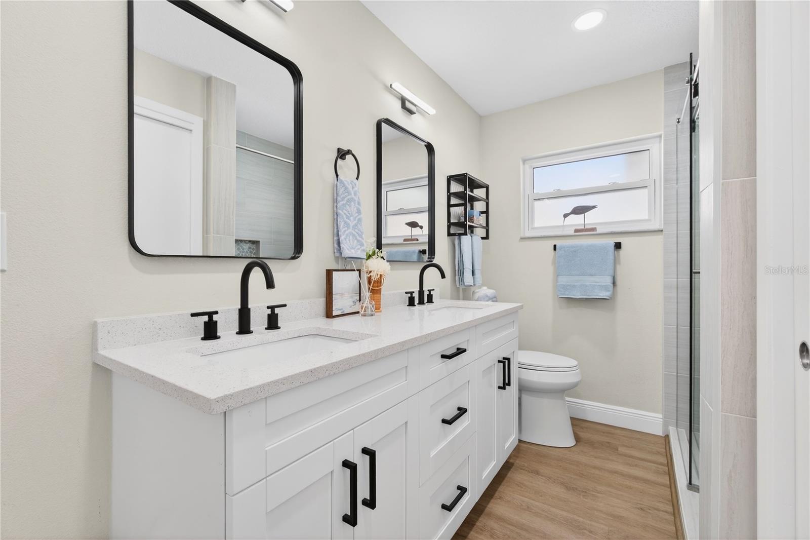 primary bathroom en suite