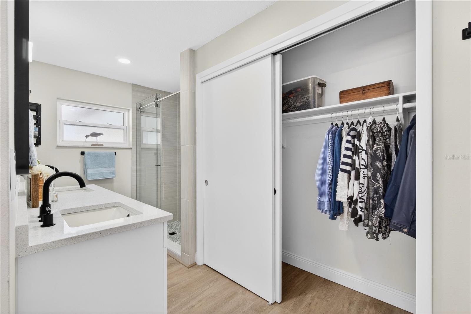 primary bathroom en suite