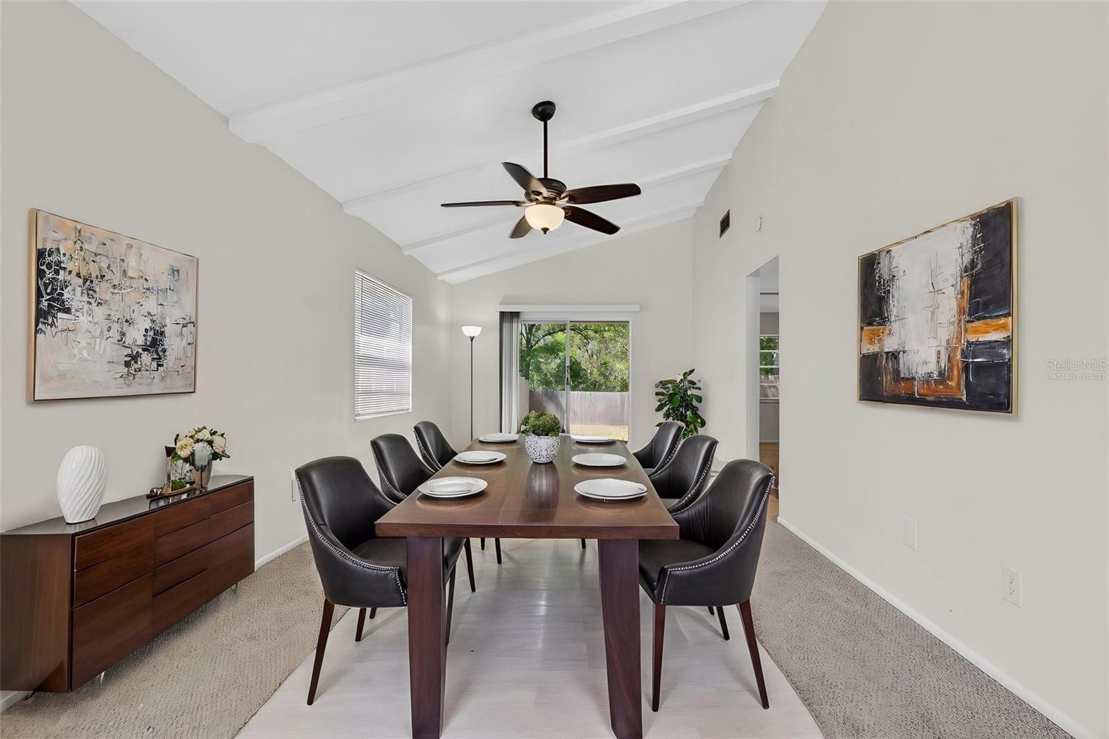 One or more photo(s) have been virtually staged.