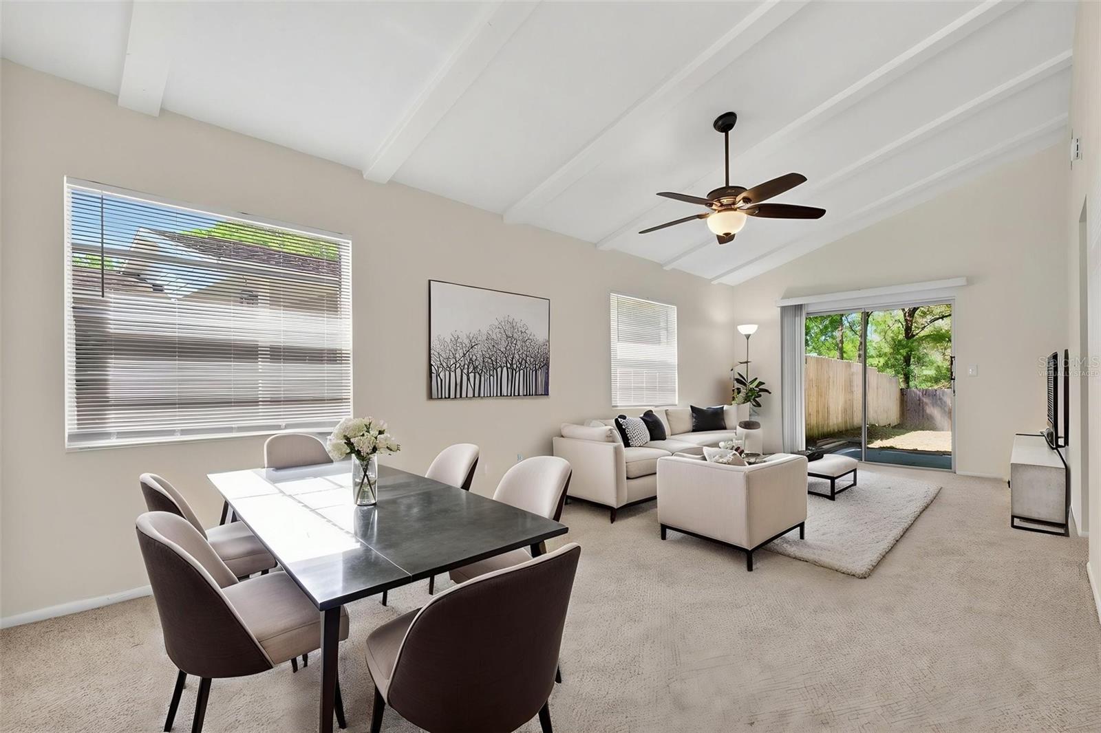 One or more photo(s) have been virtually staged.