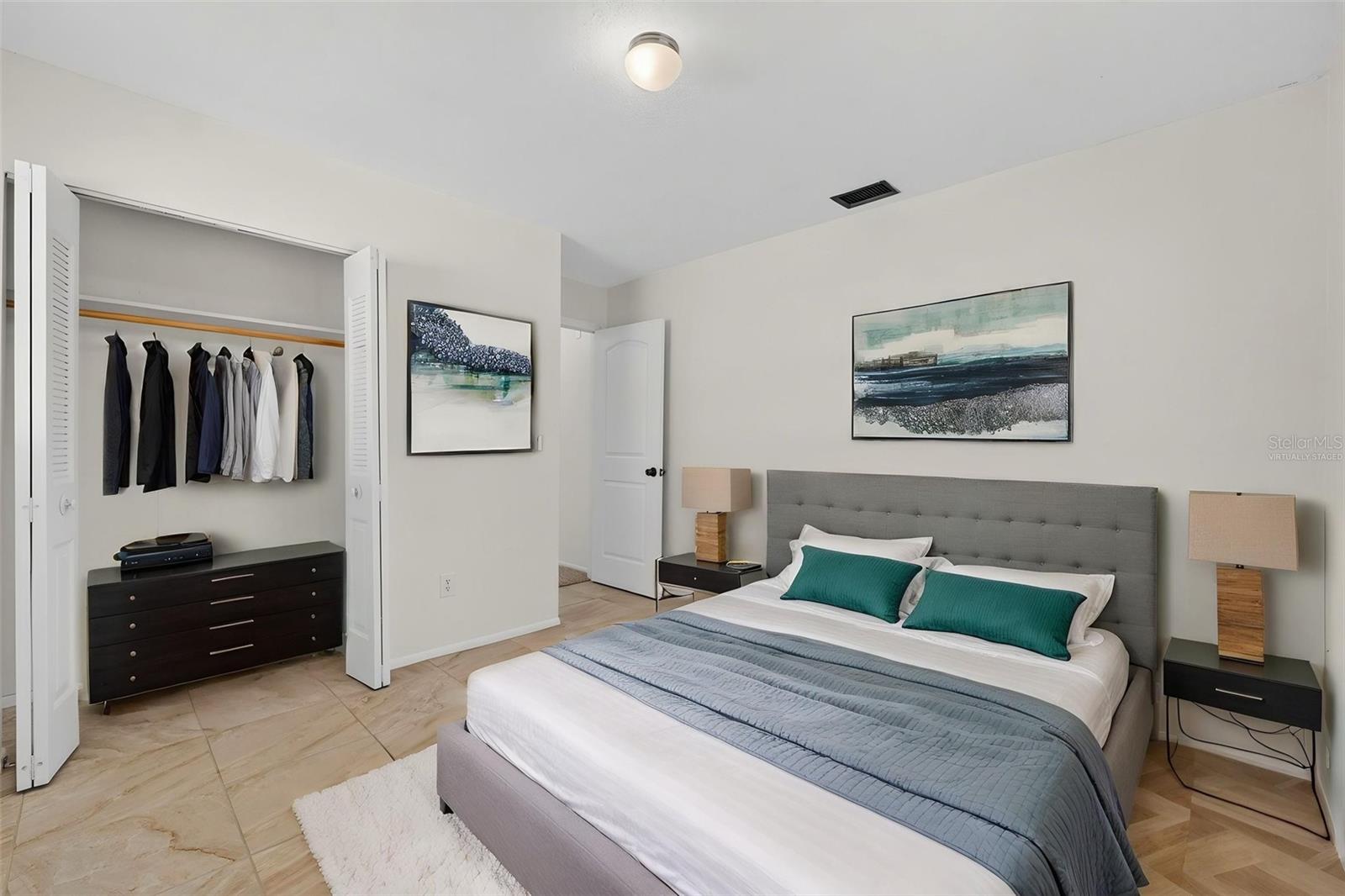 One or more photo(s) have been virtually staged.