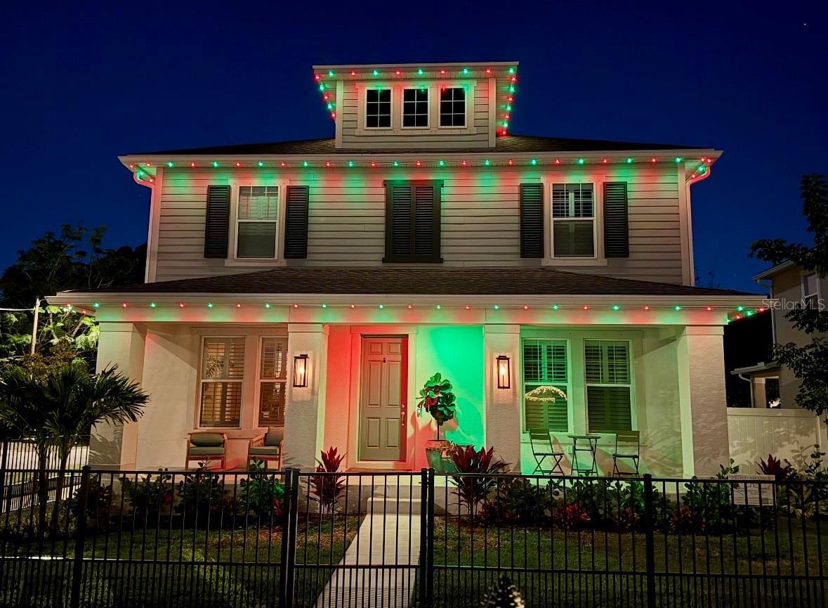Custom Jelly Fish Lights with hundreds of variations to pick from.
