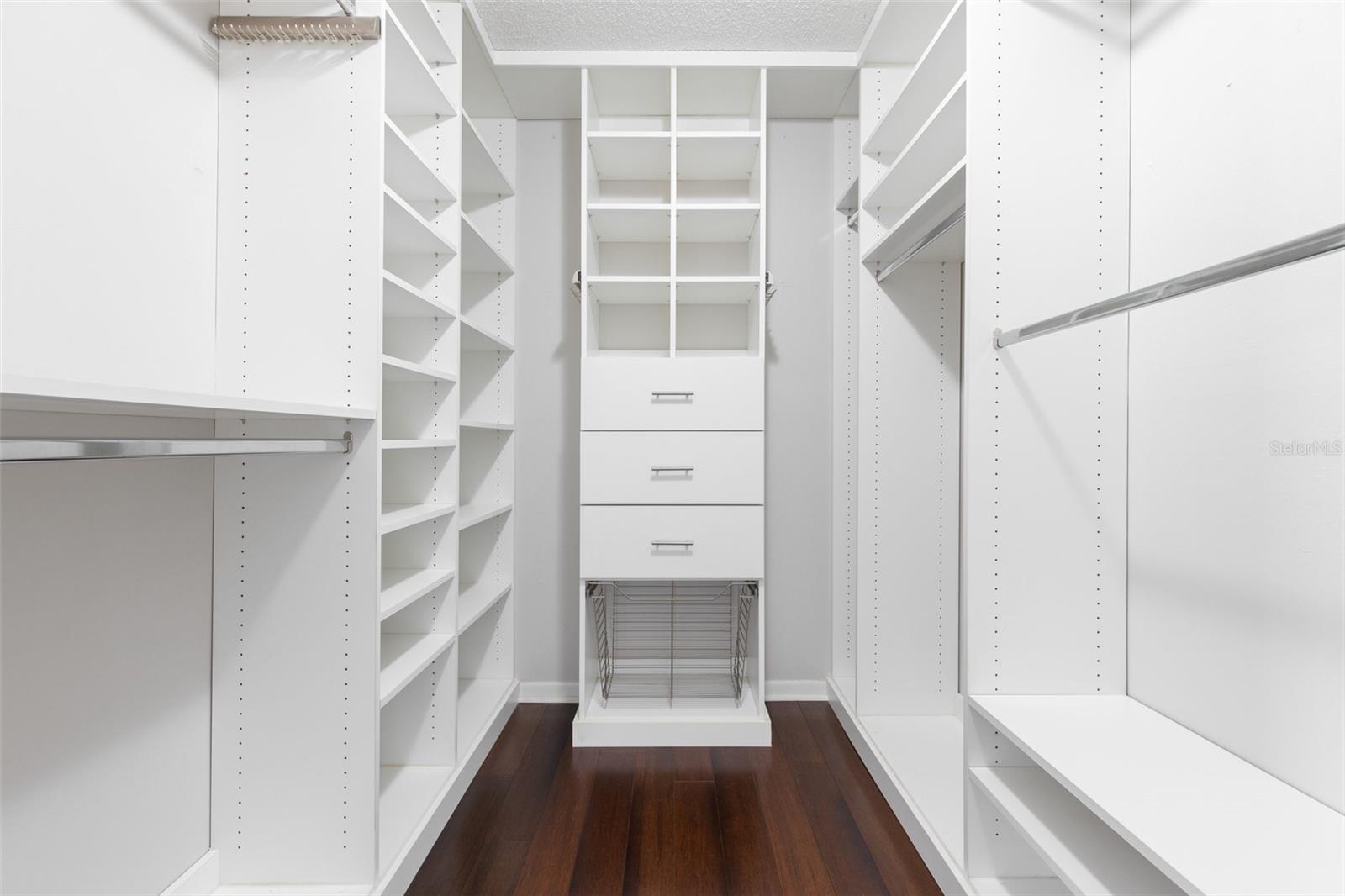 Walk-in Closet