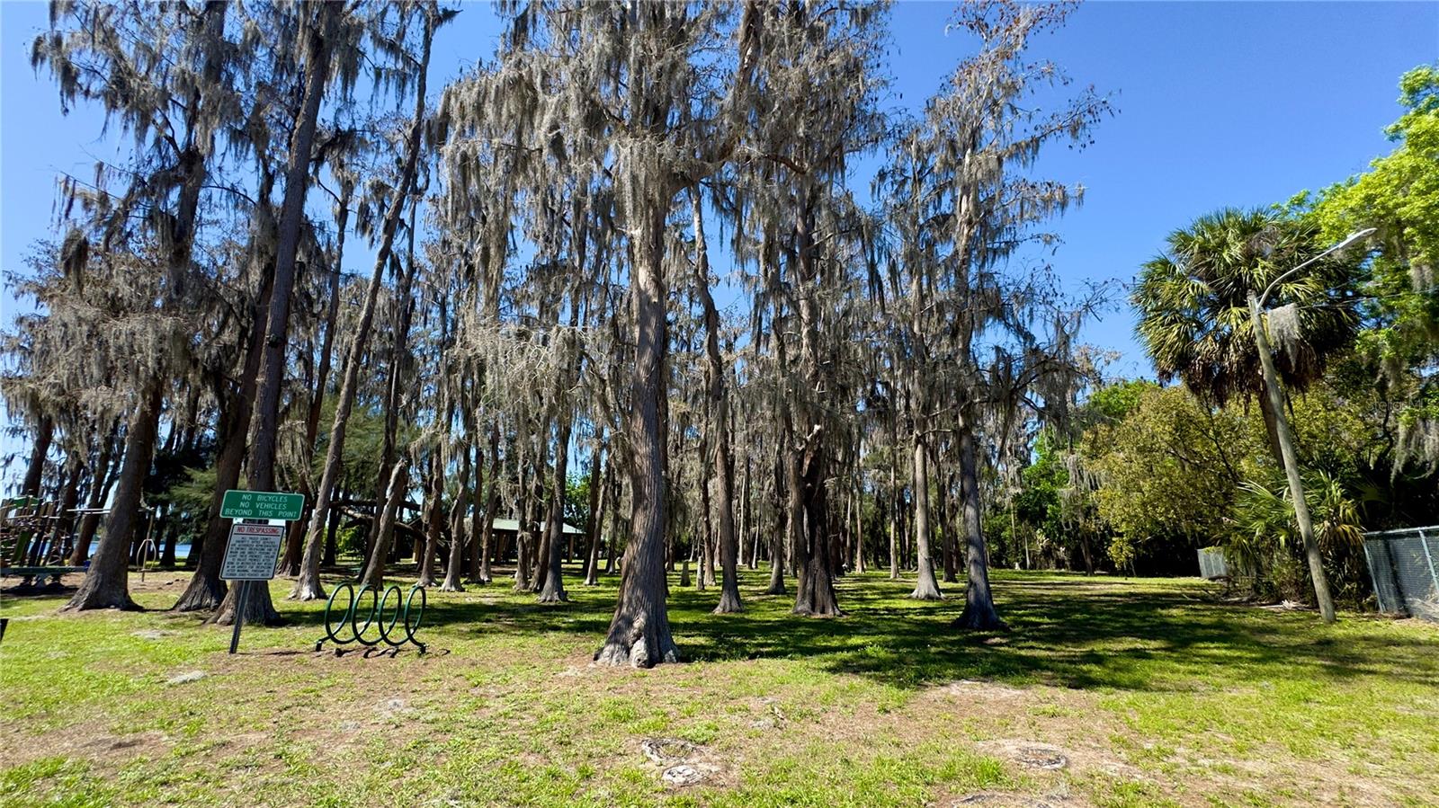 MOON LAKE PARK - COMMUNITY PHOTO