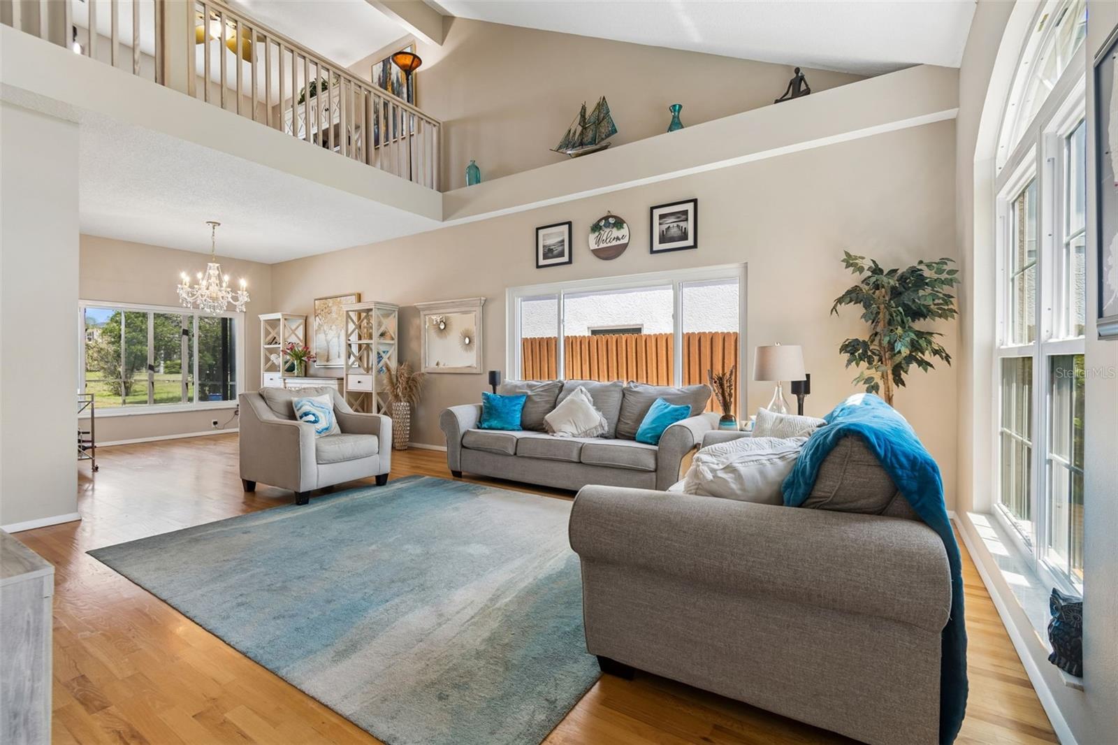 17 foot ceiling in the living room