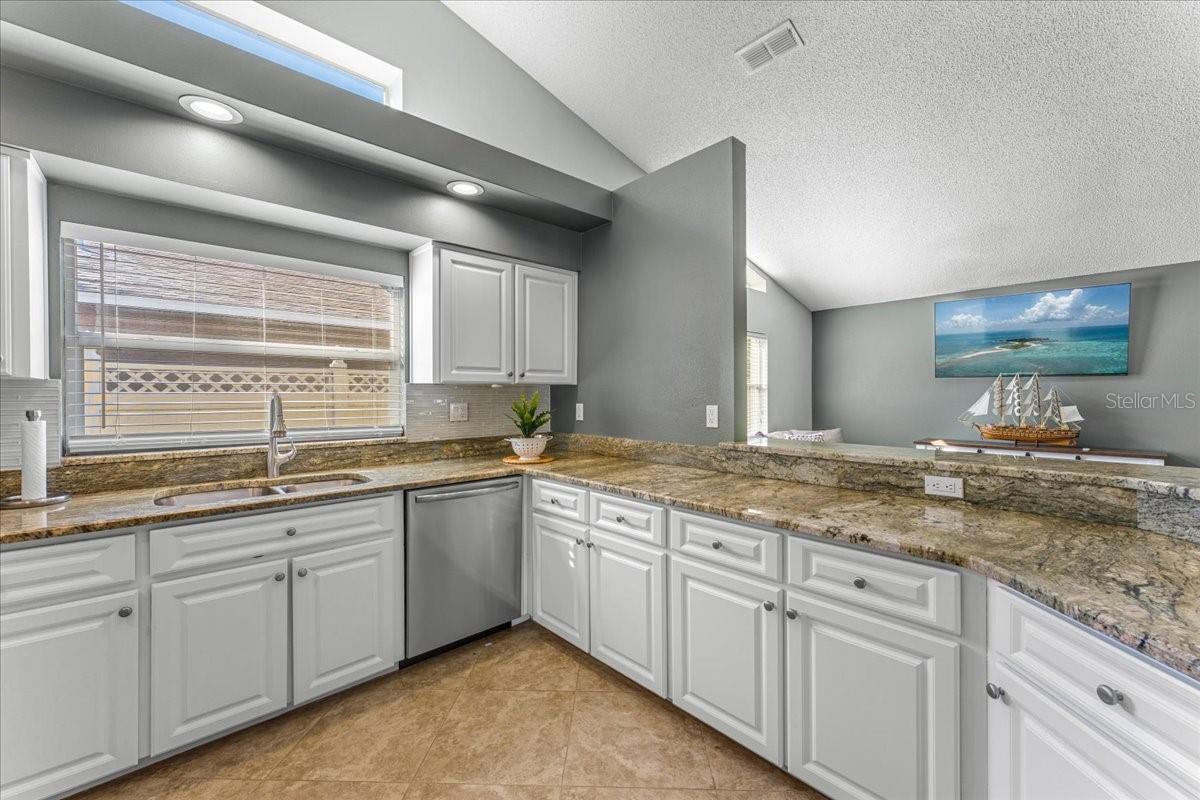 Large updated kitchen