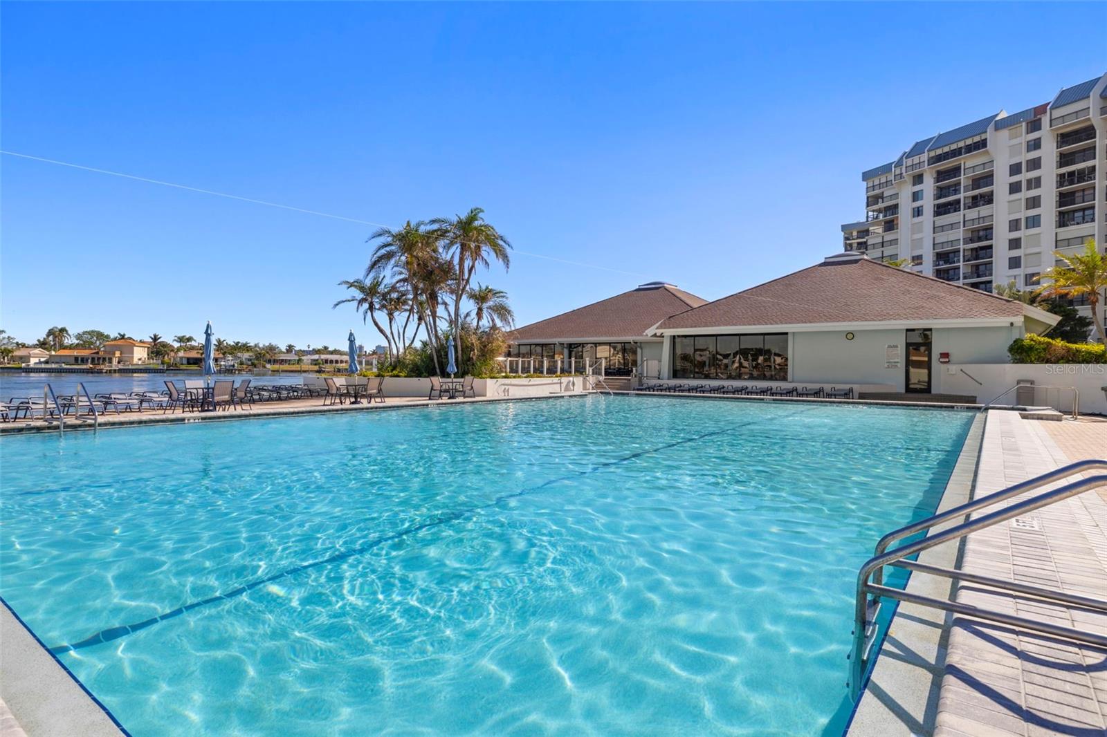 Grand Pool