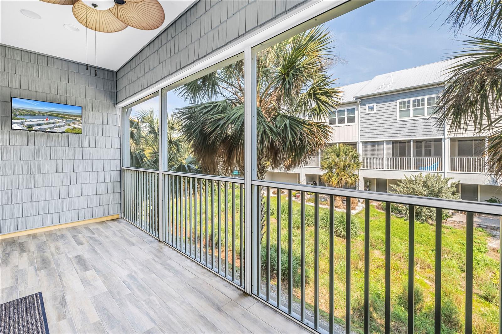 Main Floor Screened in Balcony
