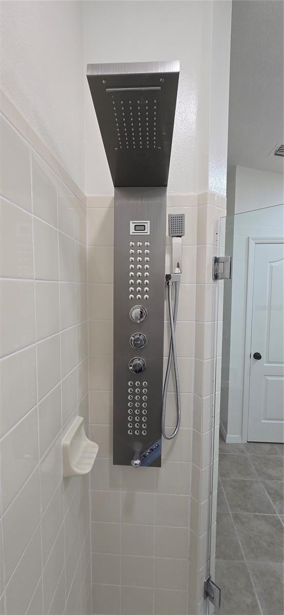 TB8488555