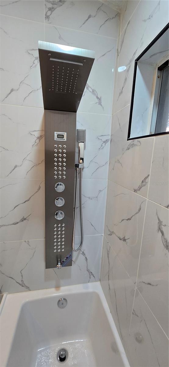 TB8488555
