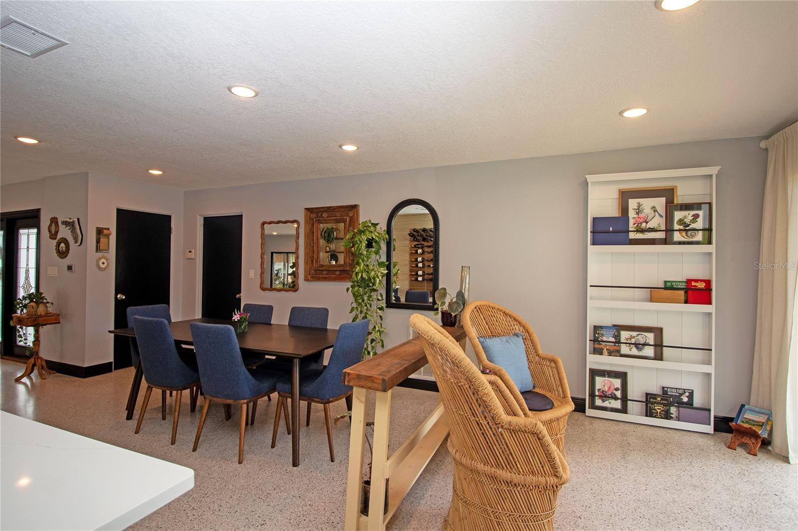 Spot the laundry room door!