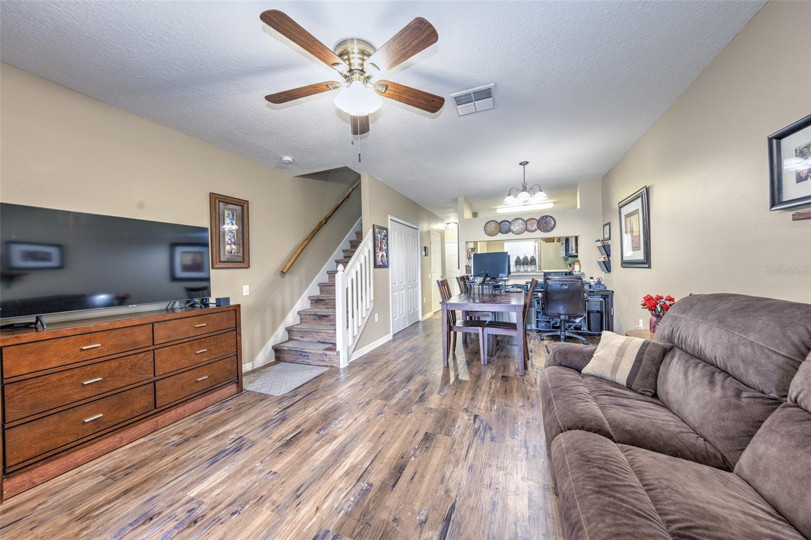 luxury vinyl plank flooring