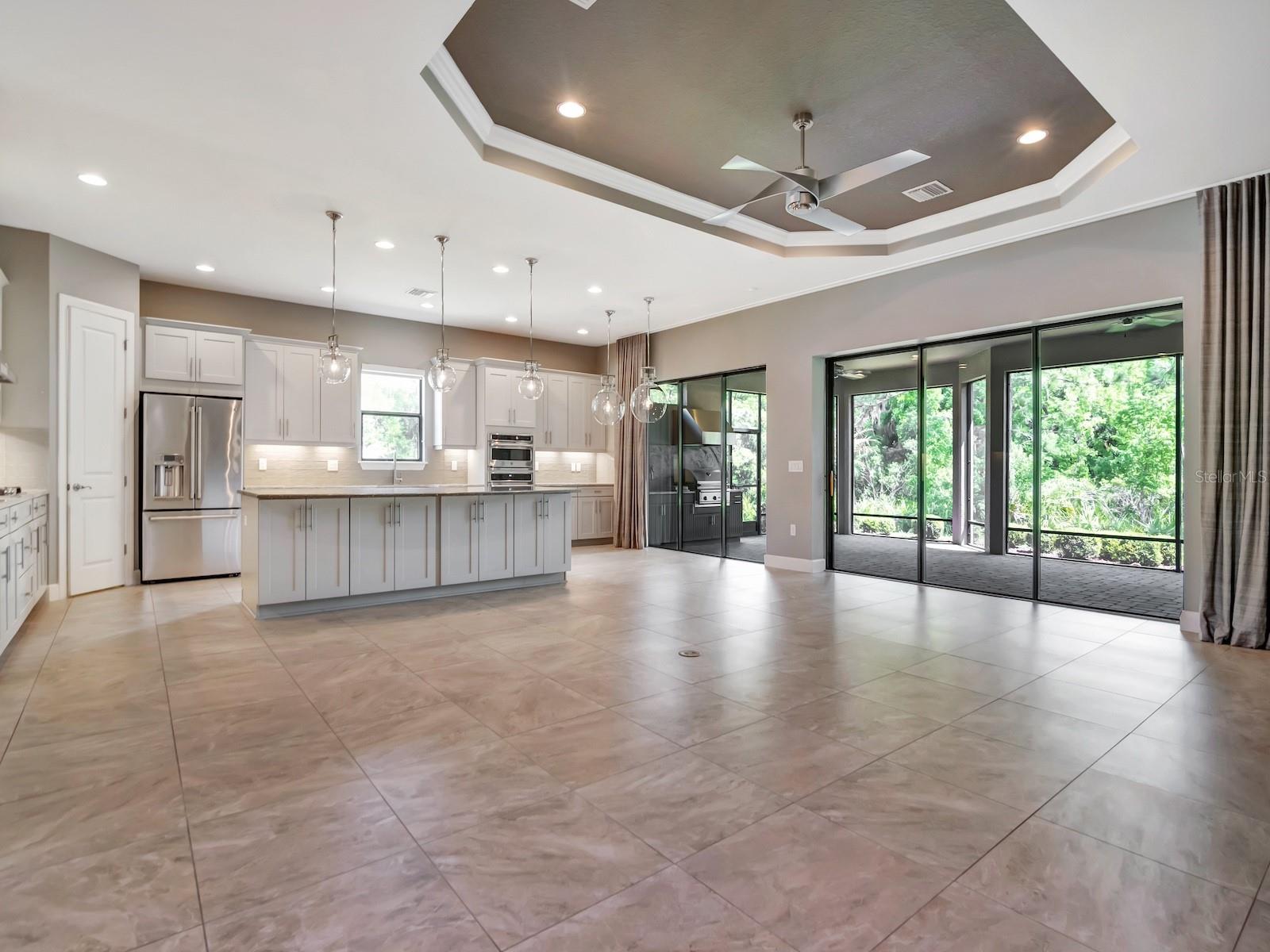 Family room/kitchen combo