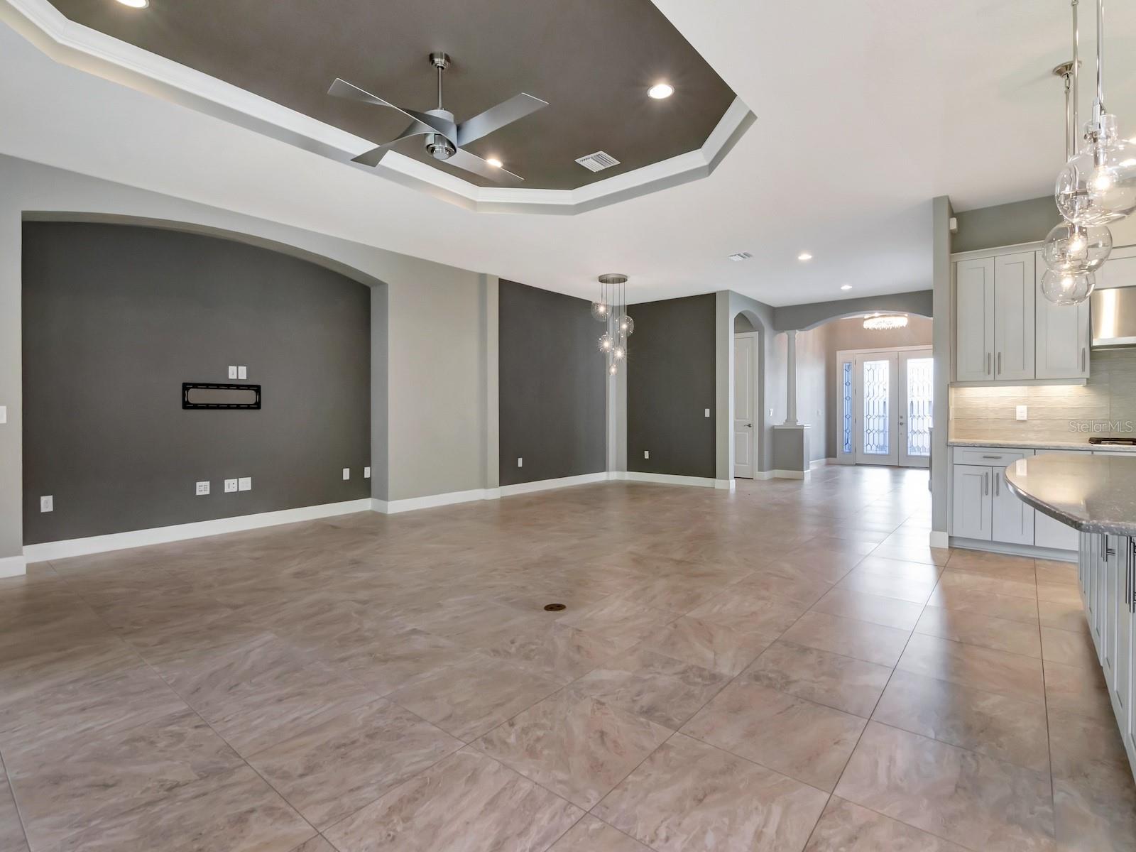 Family room/Dining room