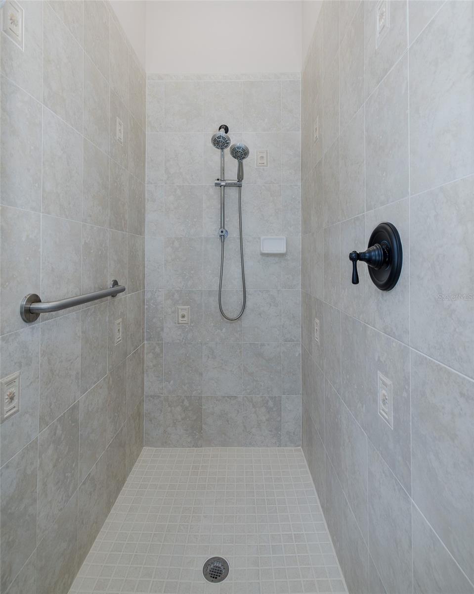 Primary en-suite shower