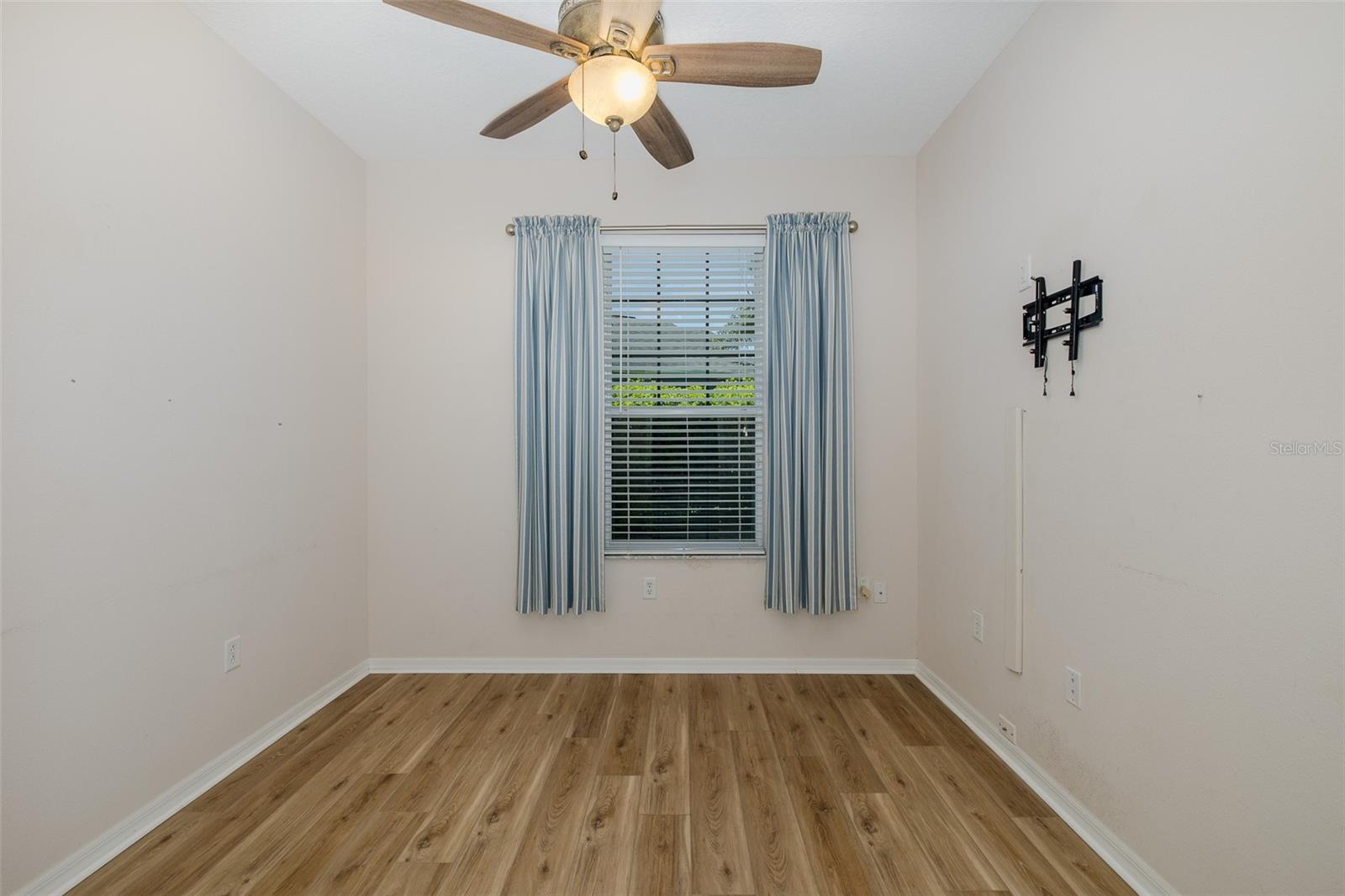 Den/office or 3rd bedroom