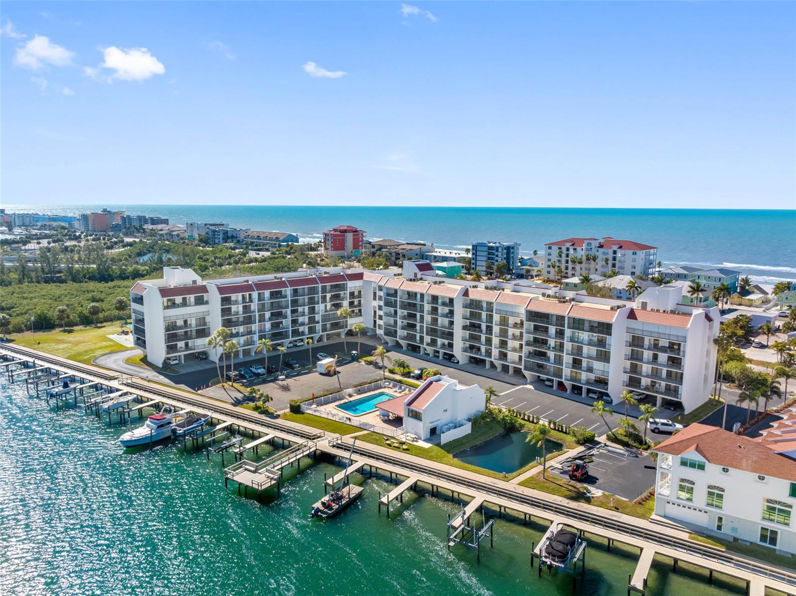 ... Aereal Looking Southwest From Vista Bay.. You have 3 million dollar Condos all around Vista Bay..