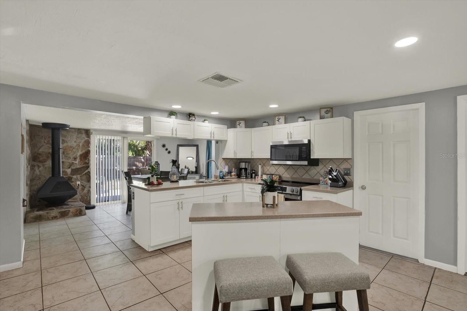 Different view to Kitchen