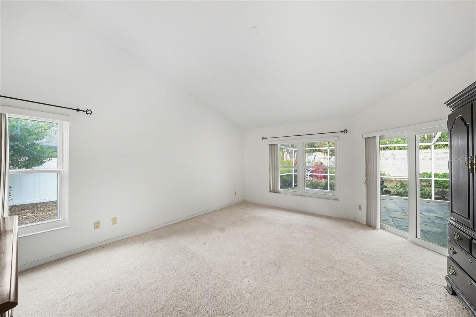 Owerns suite is generously sized!