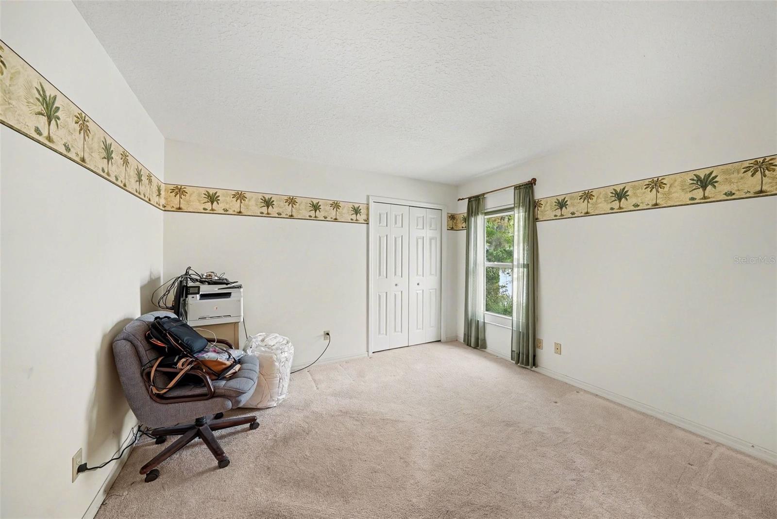 4th bedroom, such a convenient location!