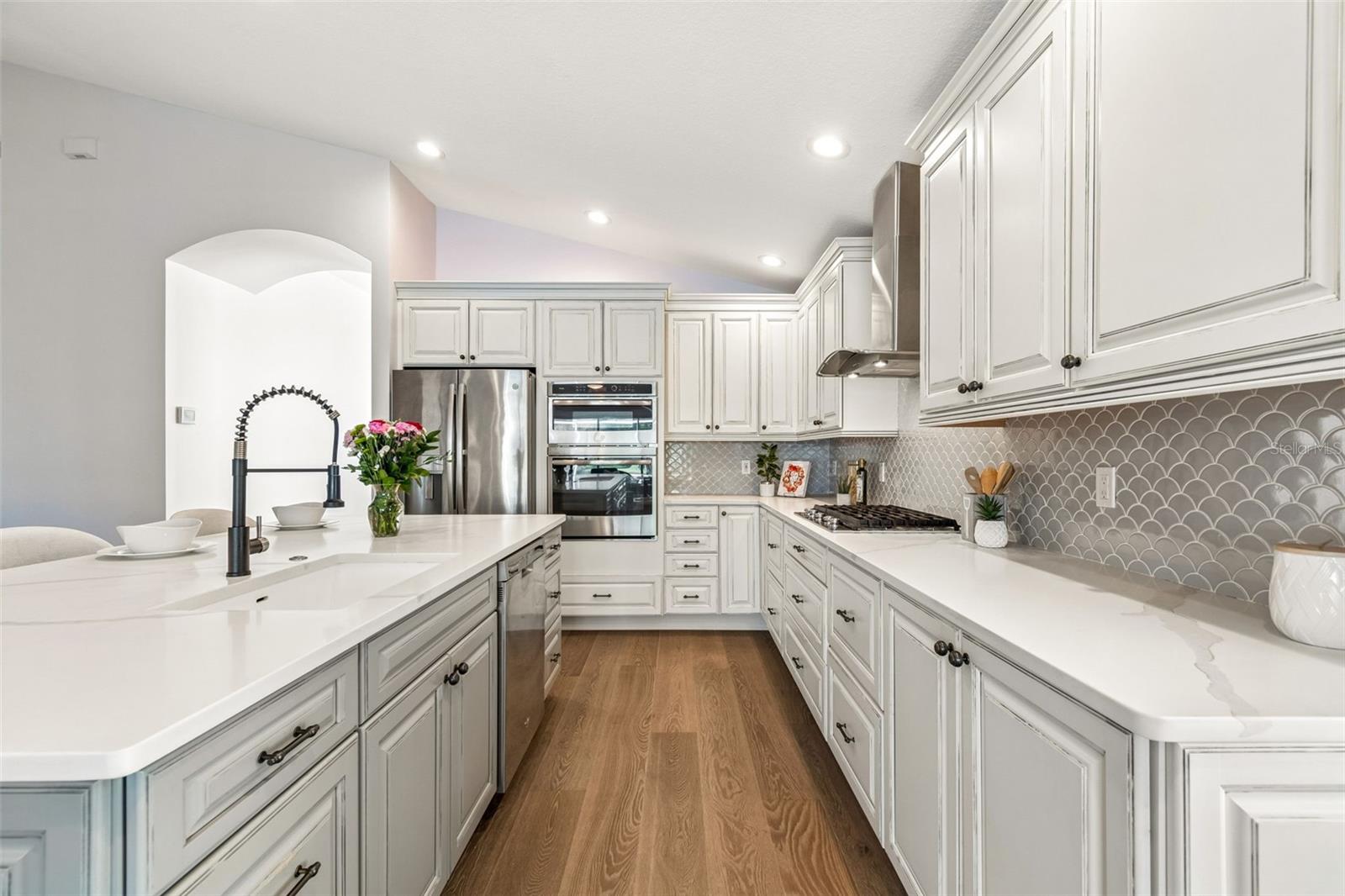 Fully Updated Kitchen with pullout drawers & organizers