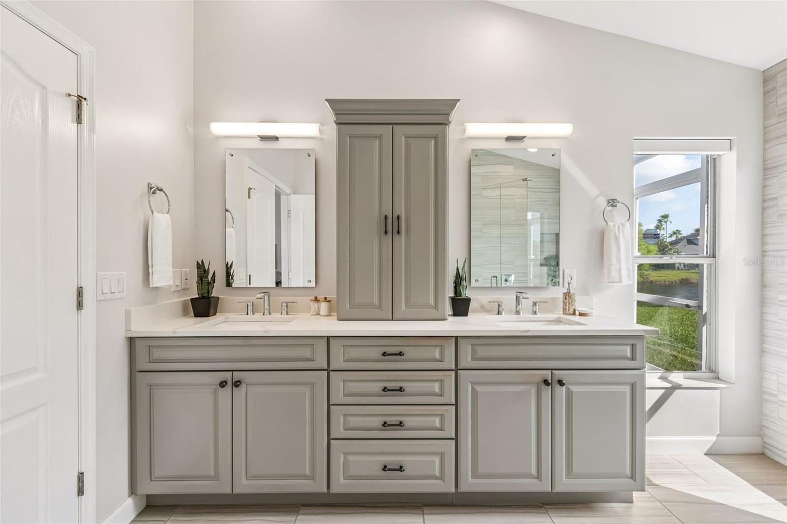 Large Vanity Tower & Drawers for ample storage