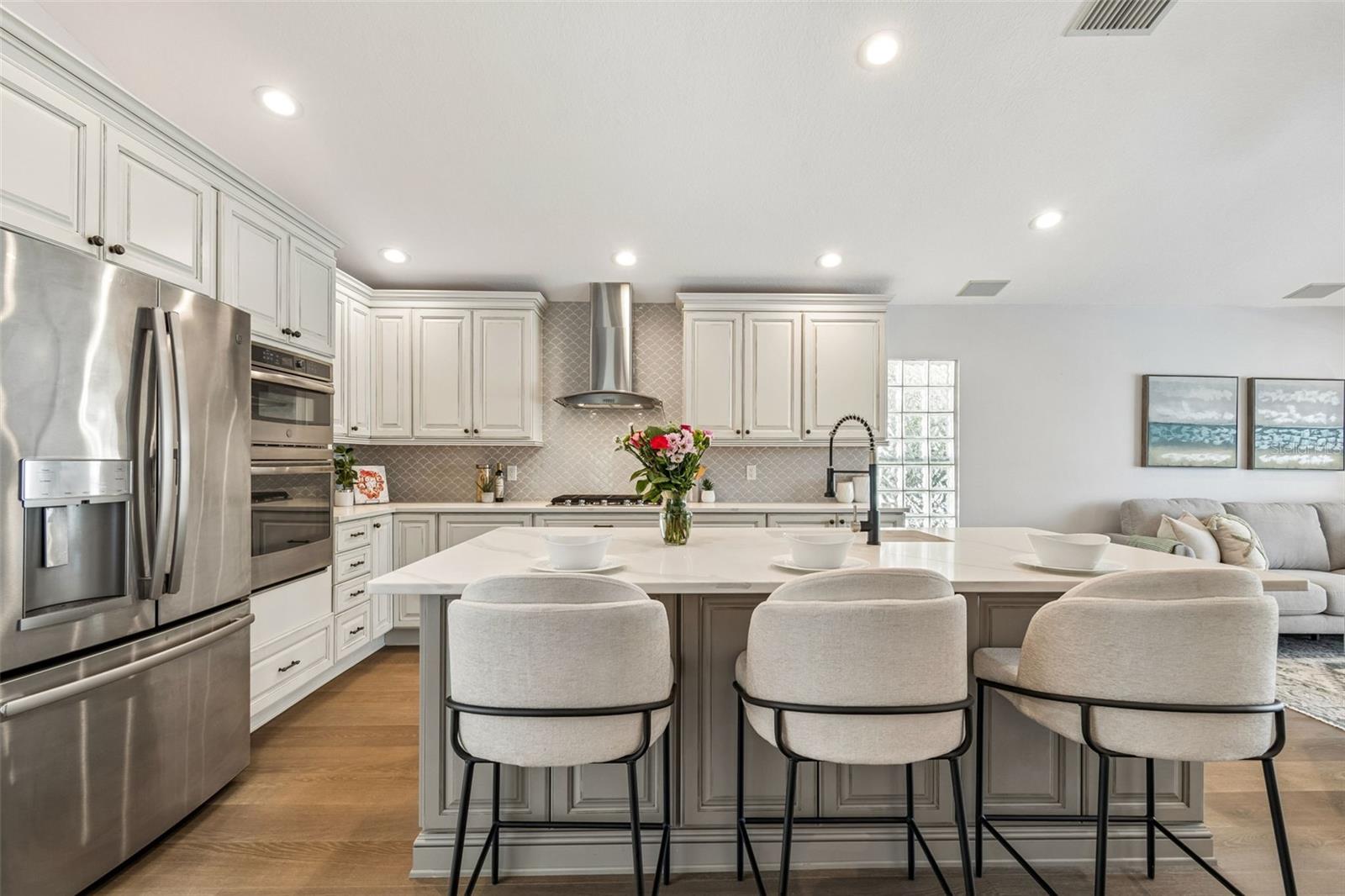 Fully Updated Kitchen with pullout drawers & organizers